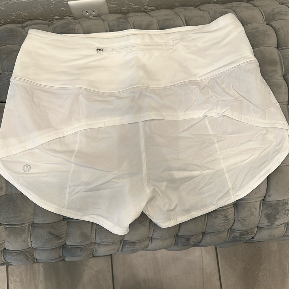 Lululemon Speed Up High Rise Lined shorts 2.5” white - Picture 3 of 3
